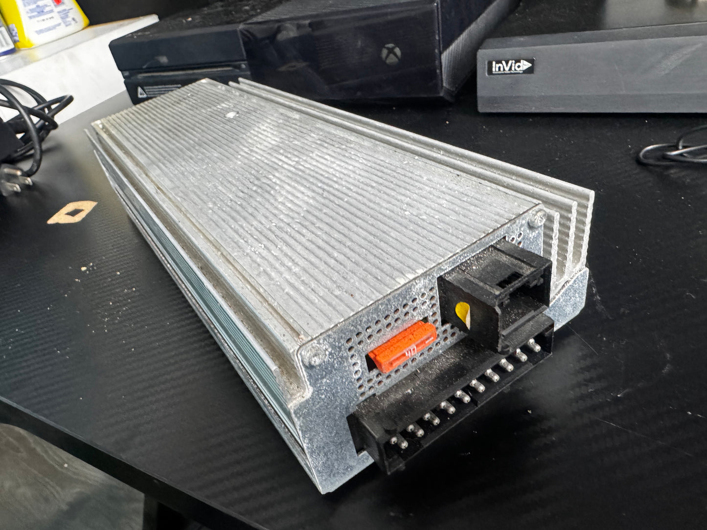 BMW M3 top hifi amplifier