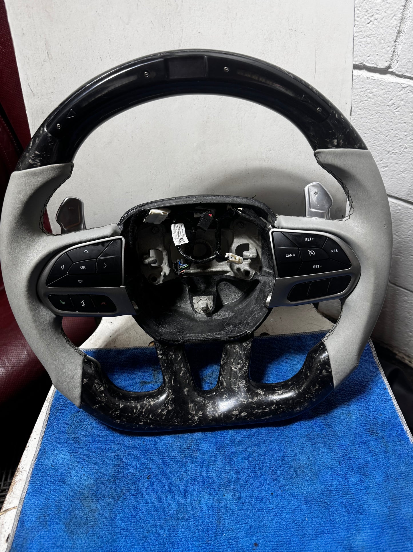DODGE CHRYSLER 300 STEERING WHEEL