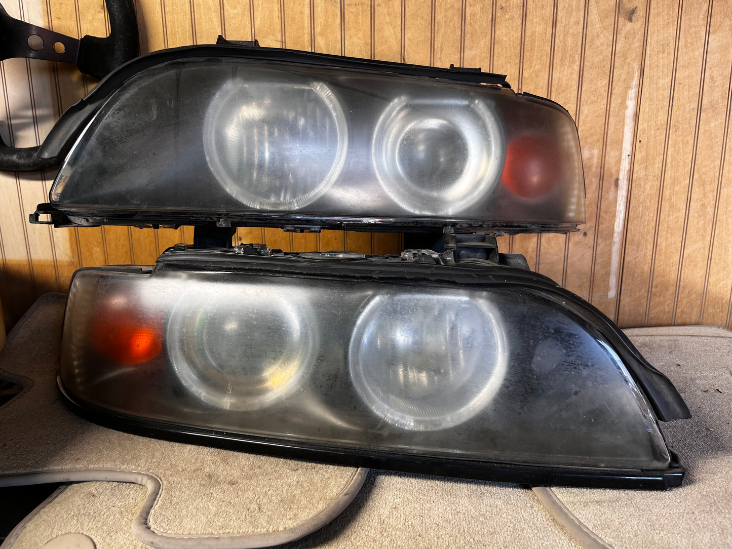 E39 5-Series headlights